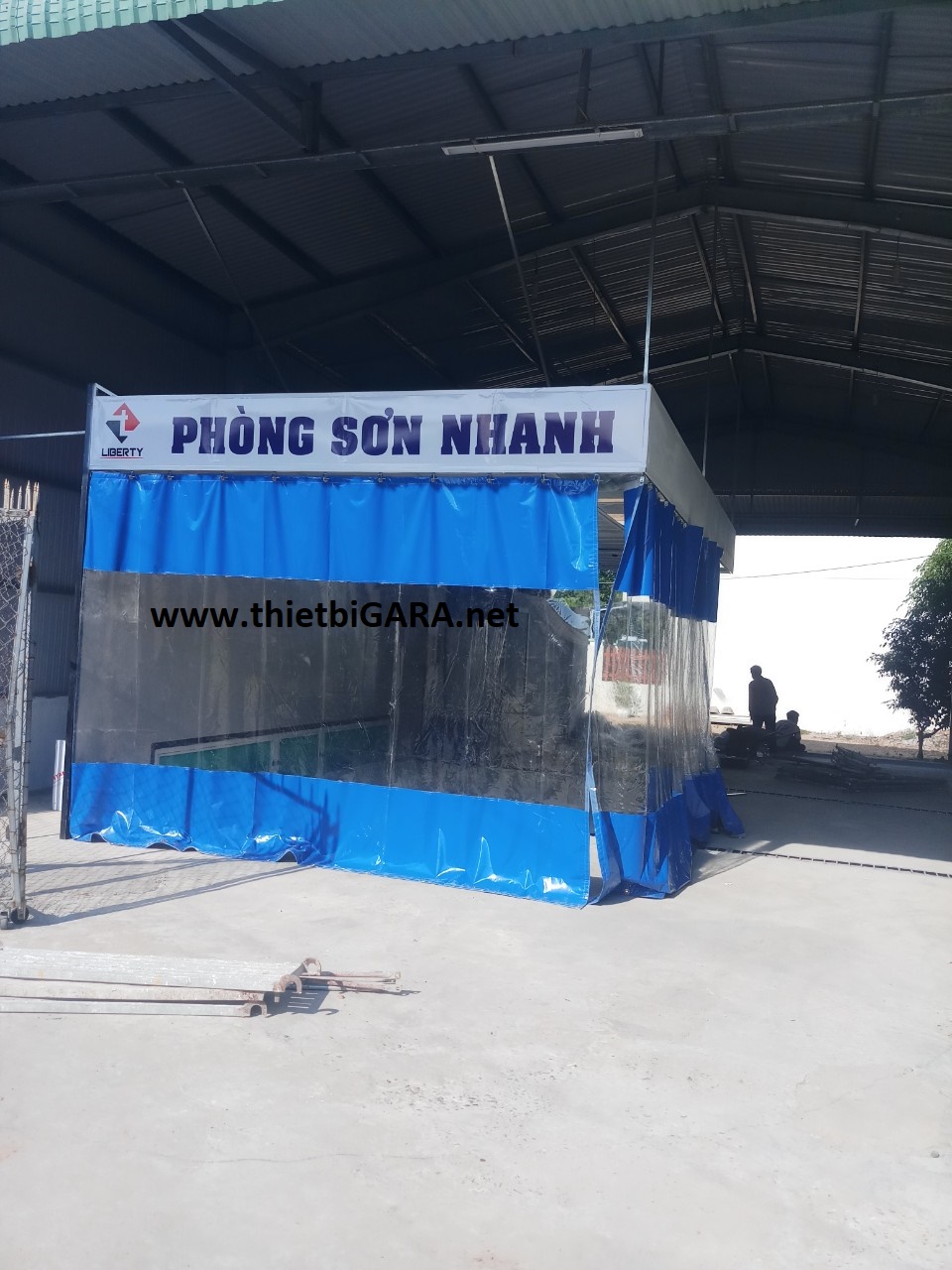 Phòng Sơn Nhanh Ô Tô Loại Kéo Rèm Liberty