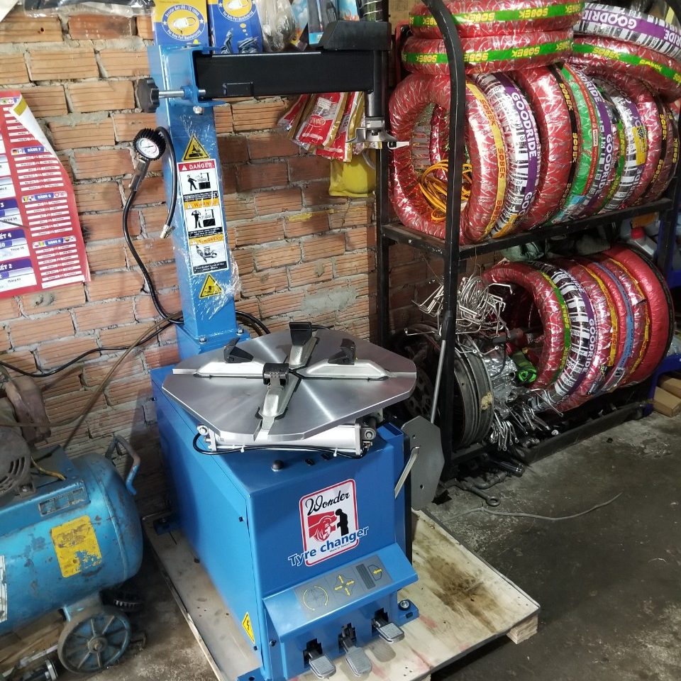Máy Ra Vào Lốp Xe Ga Wonder WT-180 Taiwan Máy Ra Vào Lốp Xe Ga Wonder WT-180 Taiwan