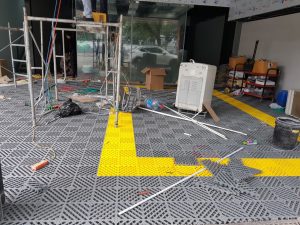 Sàn Nhựa Hút Nước Cho Tiệm Rửa Xe Ô Tô