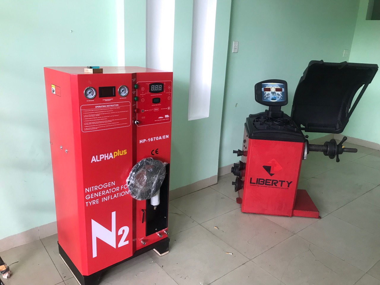 Máy cân mâm và máy bơm nitor Máy cân mâm và máy bơm nitor