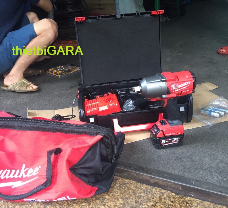 Súng vặn bu lông milwaukee
