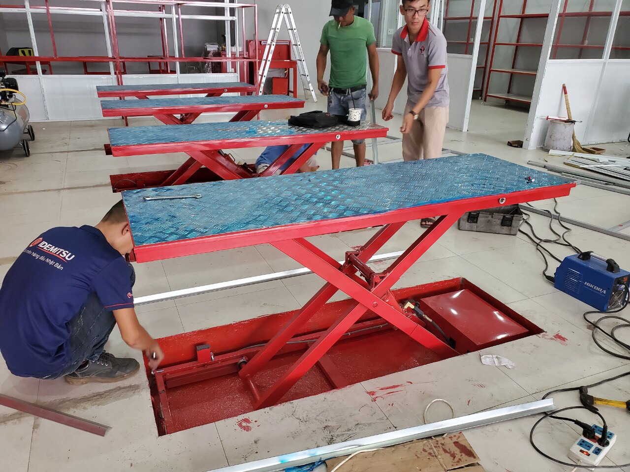 Bàn nâng xe hon đa