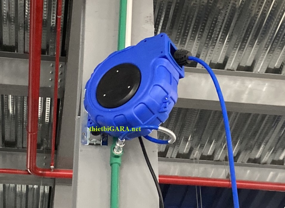 Cuộn dây hơi tự thu rút