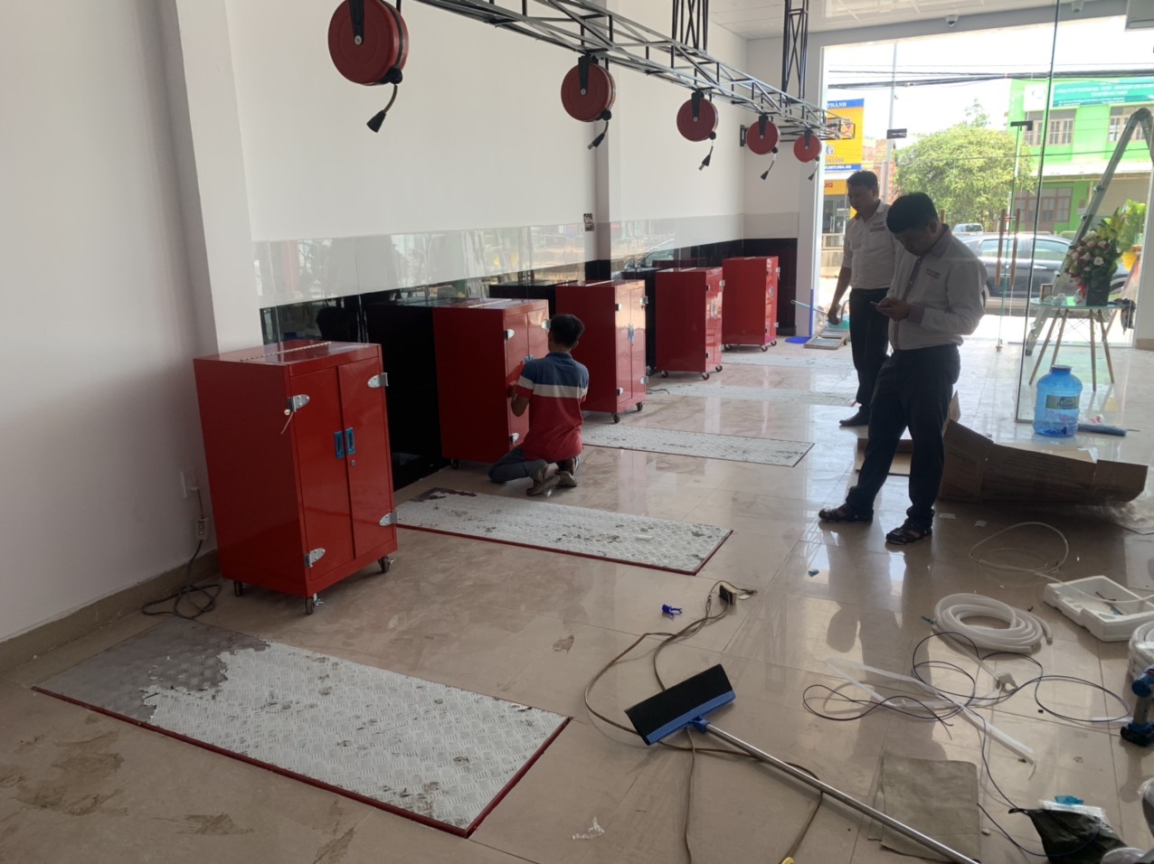 Dây hơi treo tường tự rút 8m