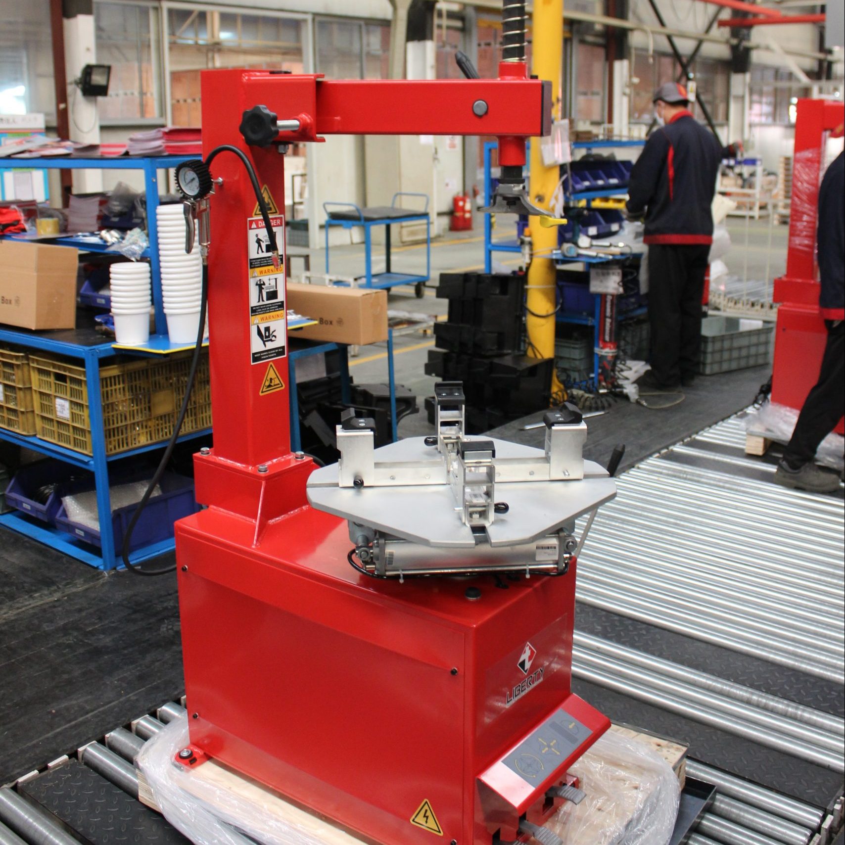 Máy ra vỏ lốp xe máy xe điện Máy ra vỏ lốp xe máy