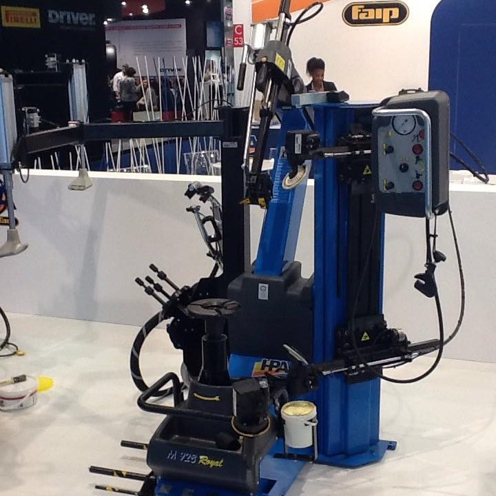 Máy Tháo Lốp Tự Động HPA M928 Royal Italy Máy Tháo Lốp Tự Động HPA M928 Royal Italy