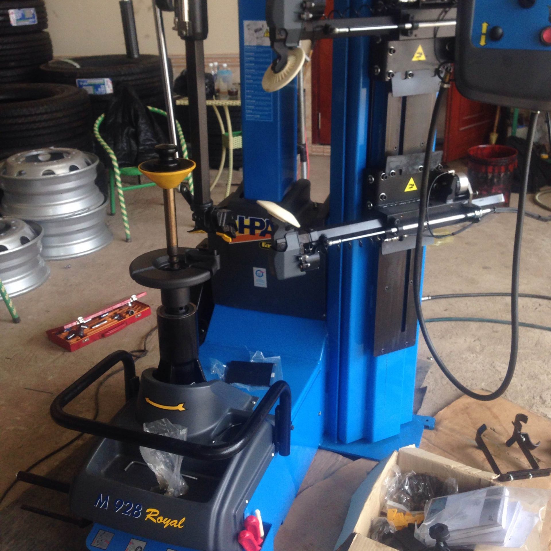 Máy Tháo Lốp Tự Động HPA M928 Royal Italy Máy Tháo Lốp Tự Động HPA M928 Royal Italy