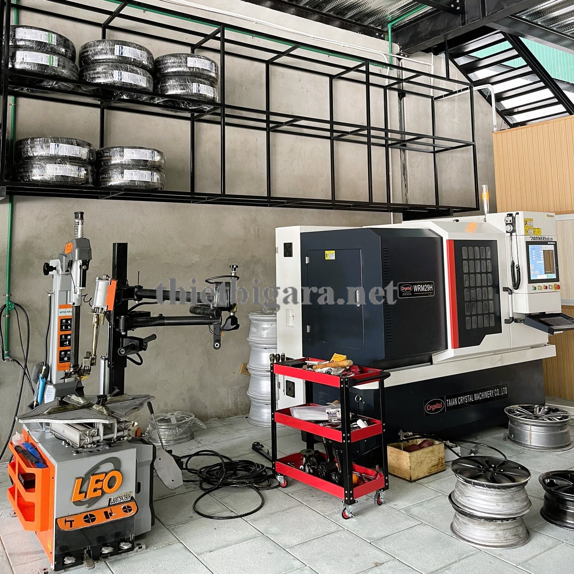 Máy tháo lốp xưởng Văn Hải TP Vinh