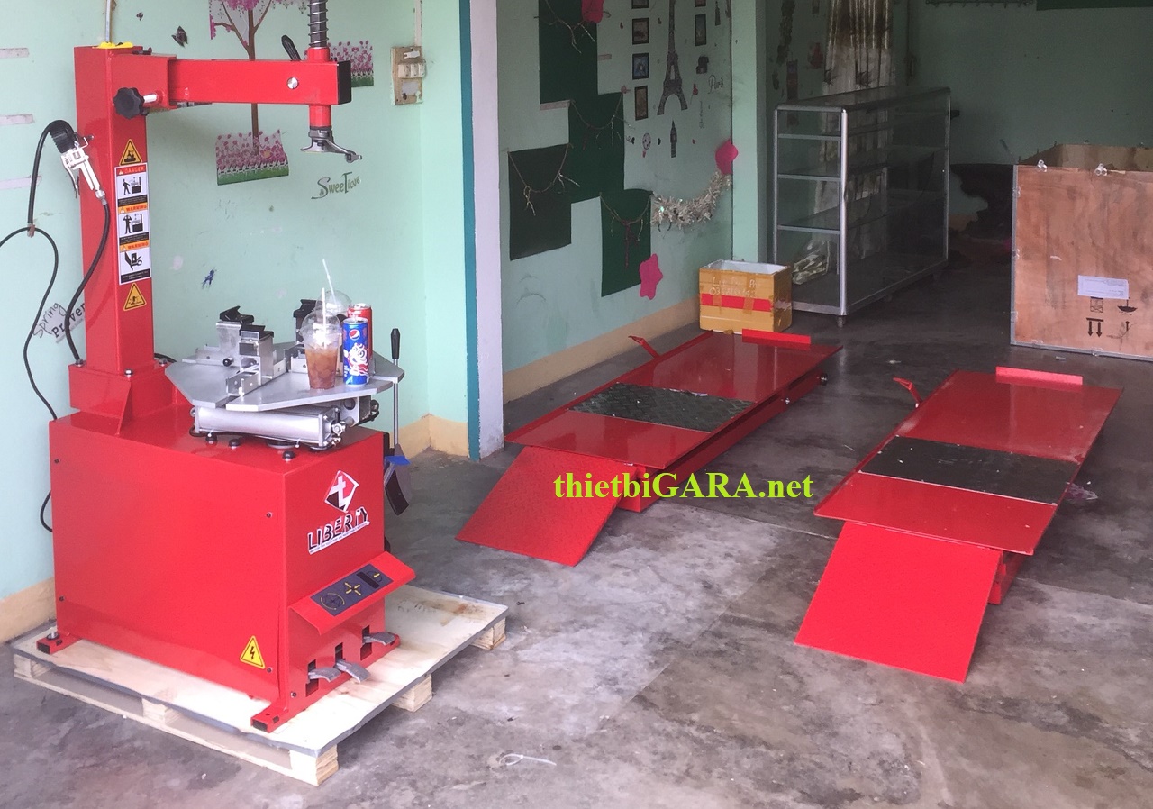 bàn nâng xe máy thủy lực