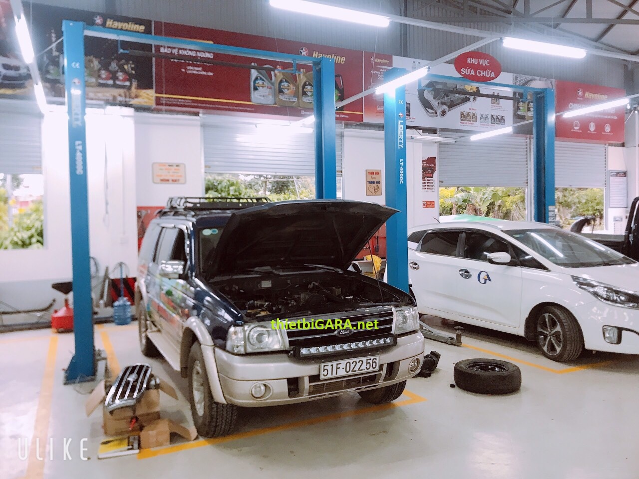 Cầu nâng ô tô giằng trên