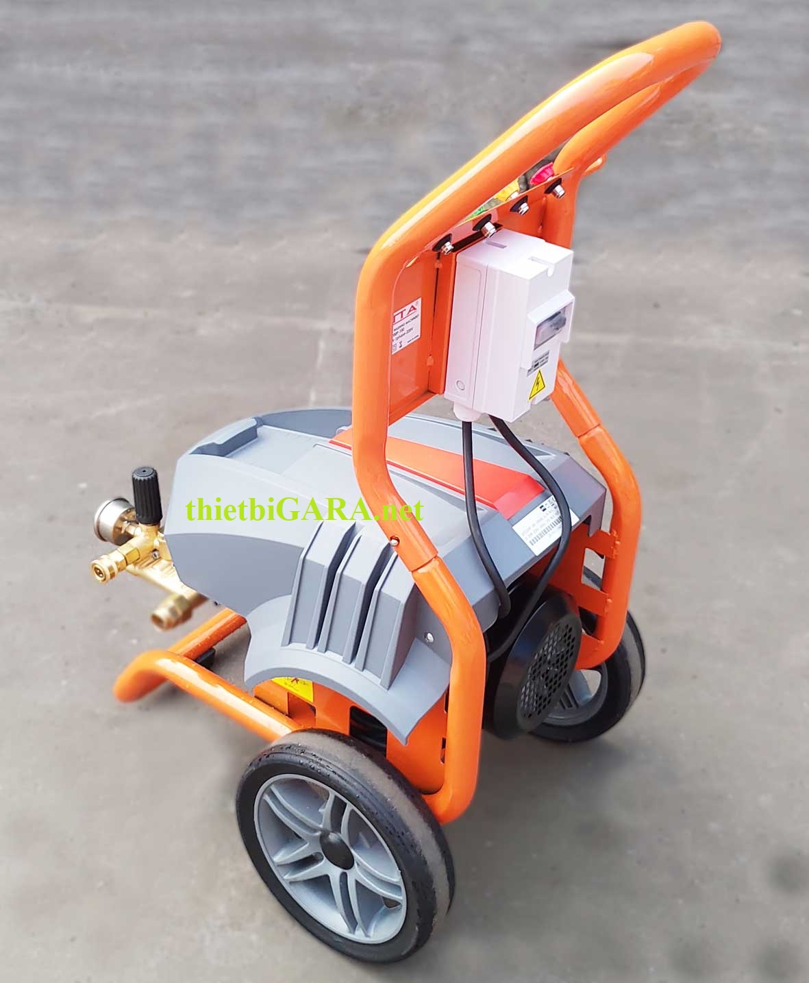 Máy rửa xe cao áp