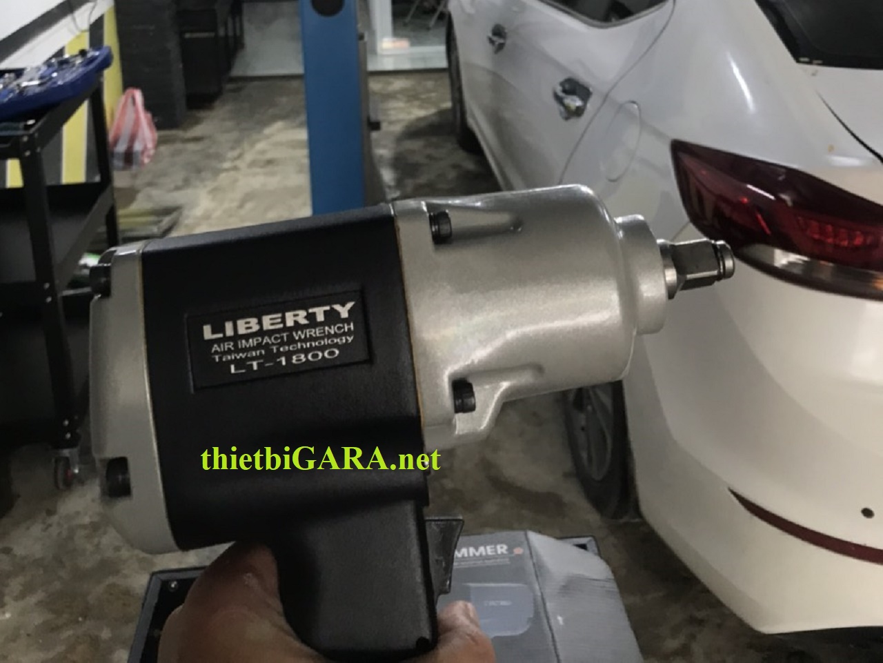 LT-1800 Liberty Súng xiết bu long