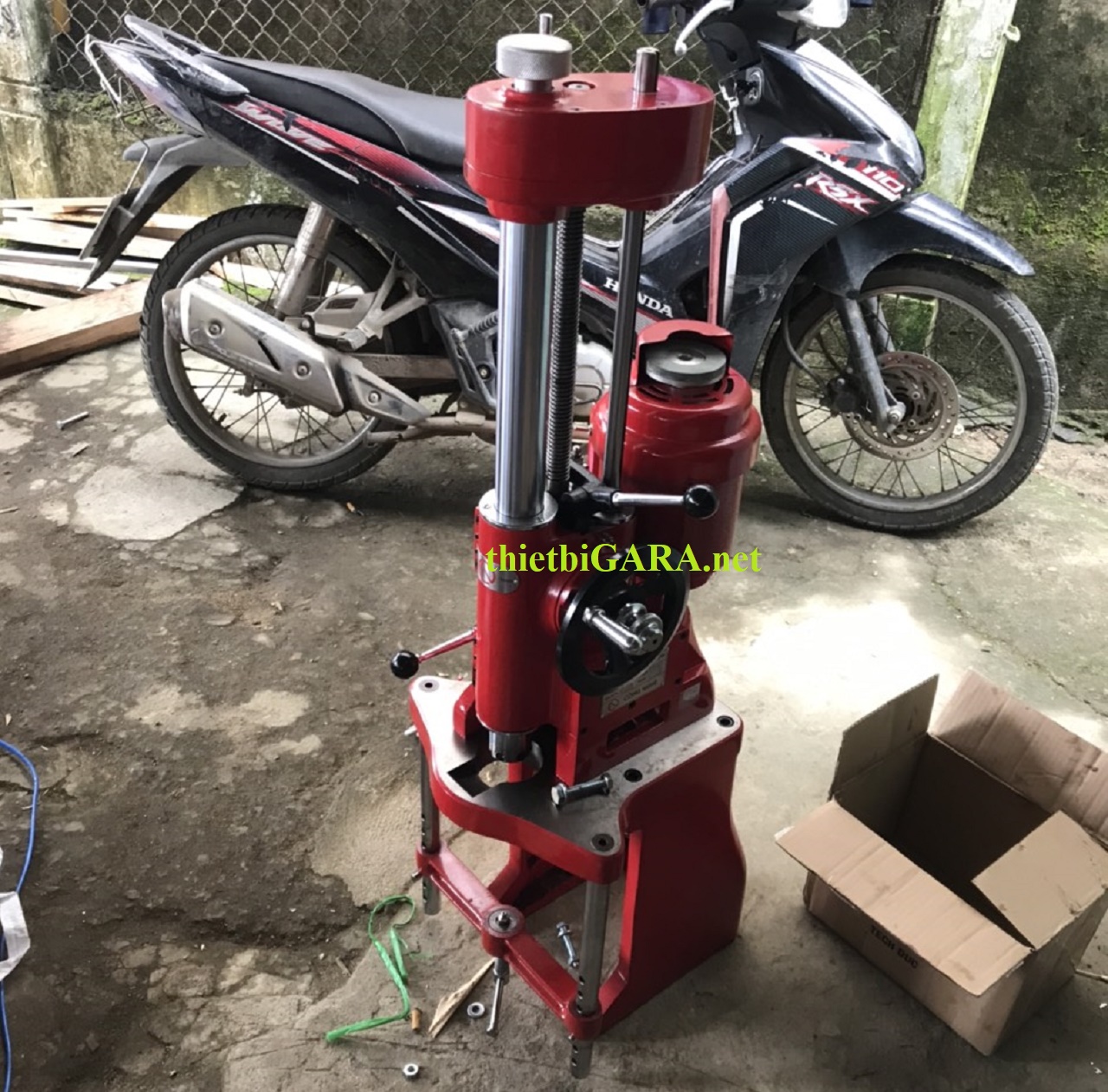 Máy doa xi lanh xe máy