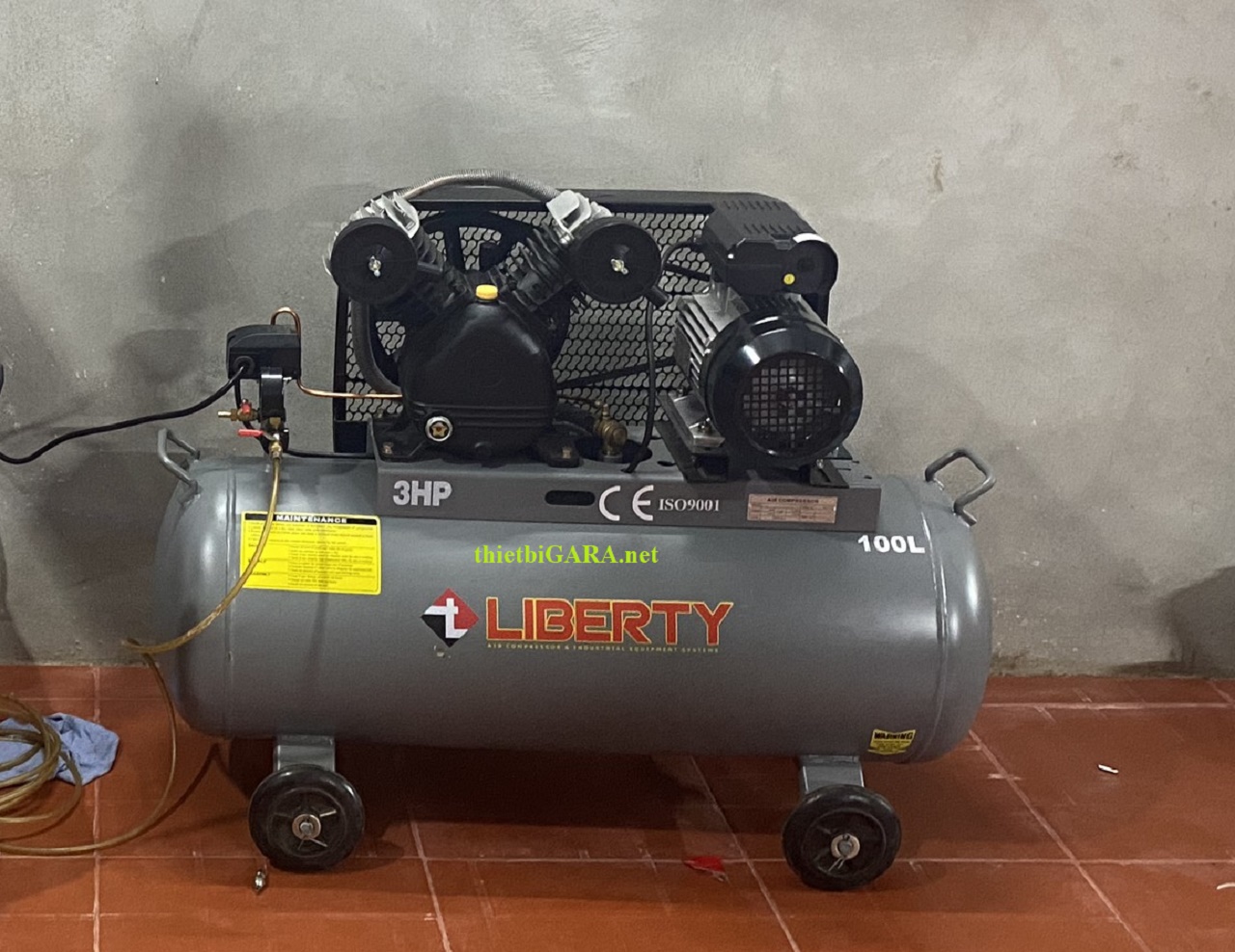 Máy nén khí 3HP Bình chứa 100 Lít