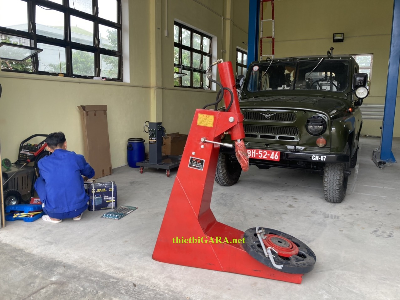 Máy ép triêng lốp xe tải