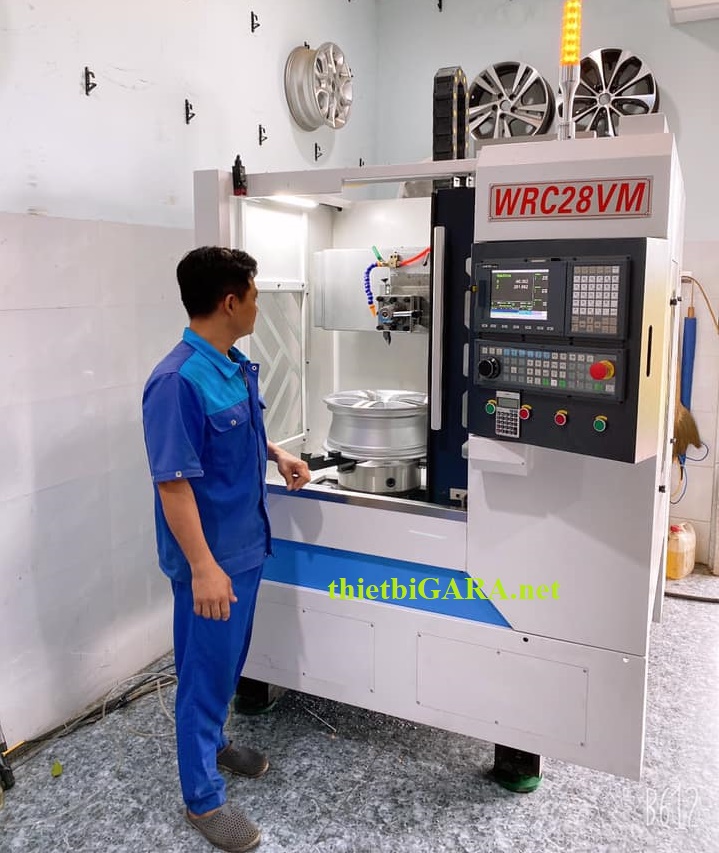 Máy phay mâm ô tô bằng kim cương