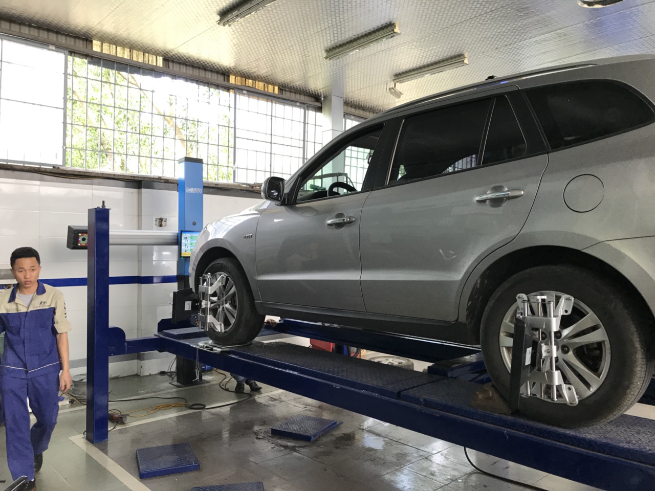 Máy cân chỉnh độ chụm - Công ty Tiến Thành