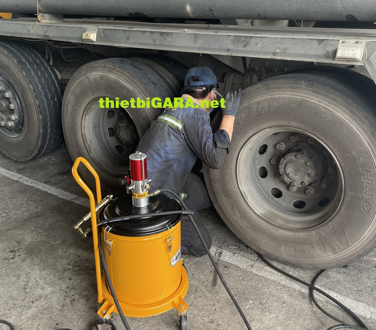 máy bơm mỡ khí nén Kocu GZ-A9