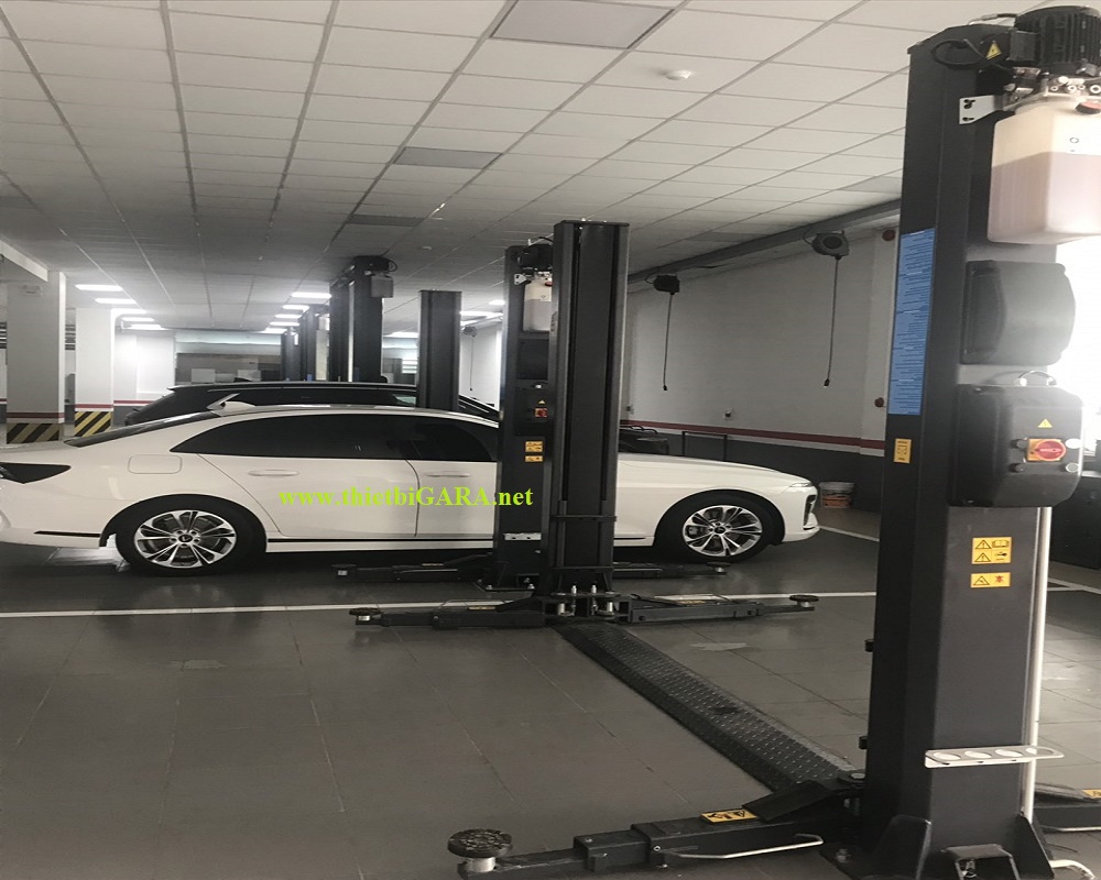 Cầu nâng 2 trụ HPa giằng dưới