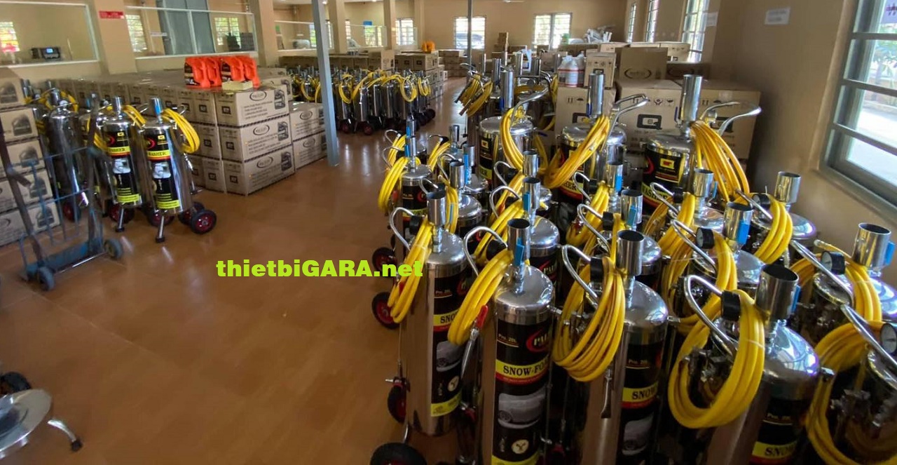 Máy rửa xe bọt tuyết Palas Trung Niên