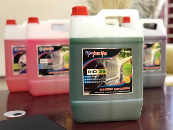 Dung Dịch Rửa Xe Không Chạm Bio35 Can 5 Lít