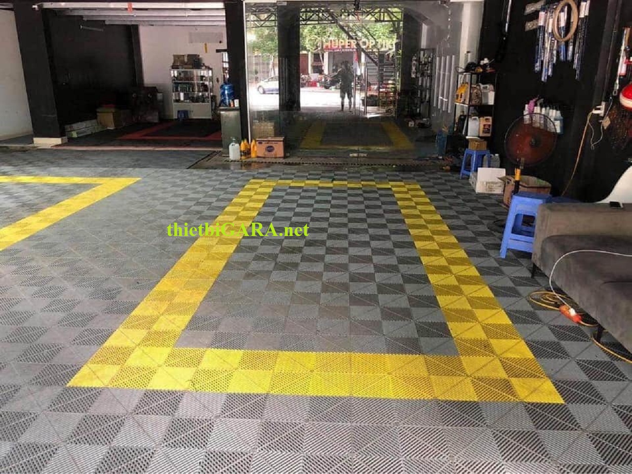 Sàn nhựa cho trung tâm detailing