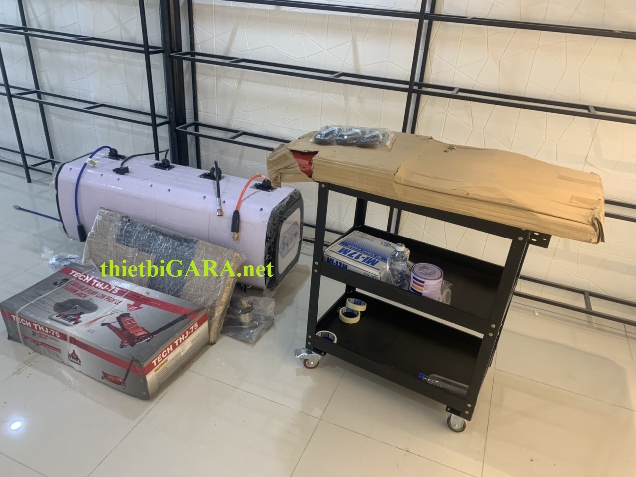 Xe đẩy dụng cụ 3 ngăn