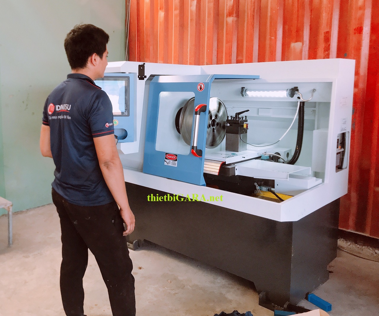 Máy phay lazang ô tô