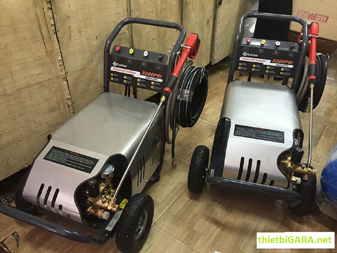 Máy phun rửa xe cao áp