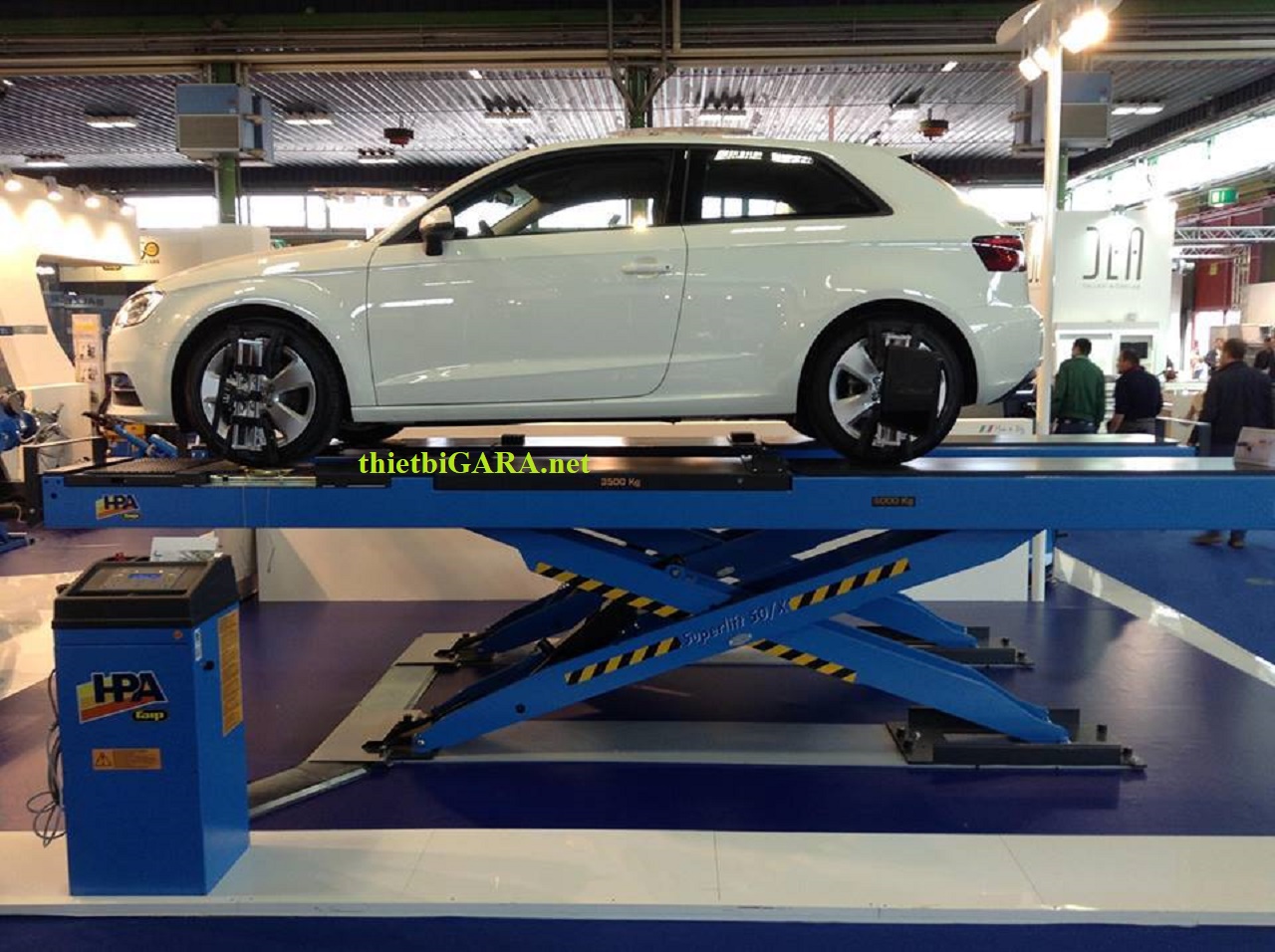 Cầu nâng kiểu xếp 2 tầng cân chỉnh độ chụm