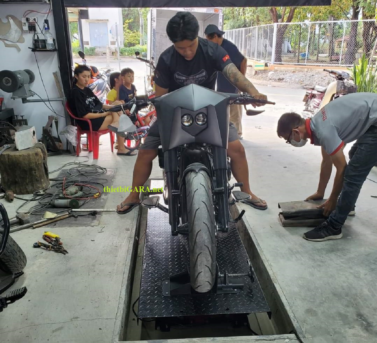 Dàn nâng xe phân khối lớn