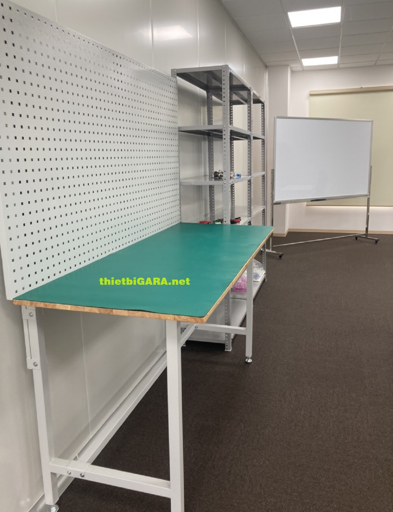 Bàn nguội gia công cơ khí, bàn thao tác