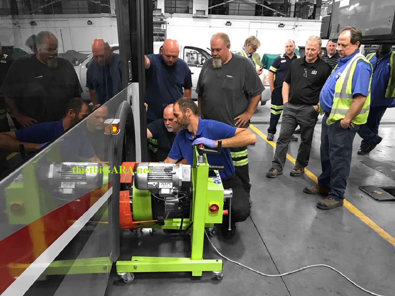 Máy láng đĩa trực tiếp trên xe khách WS-BL44 Ari-hetra