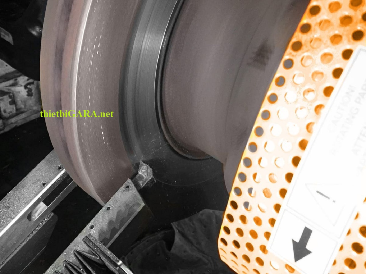 Máy láng đĩa phanh xe khách, xe tải, đầu kéo