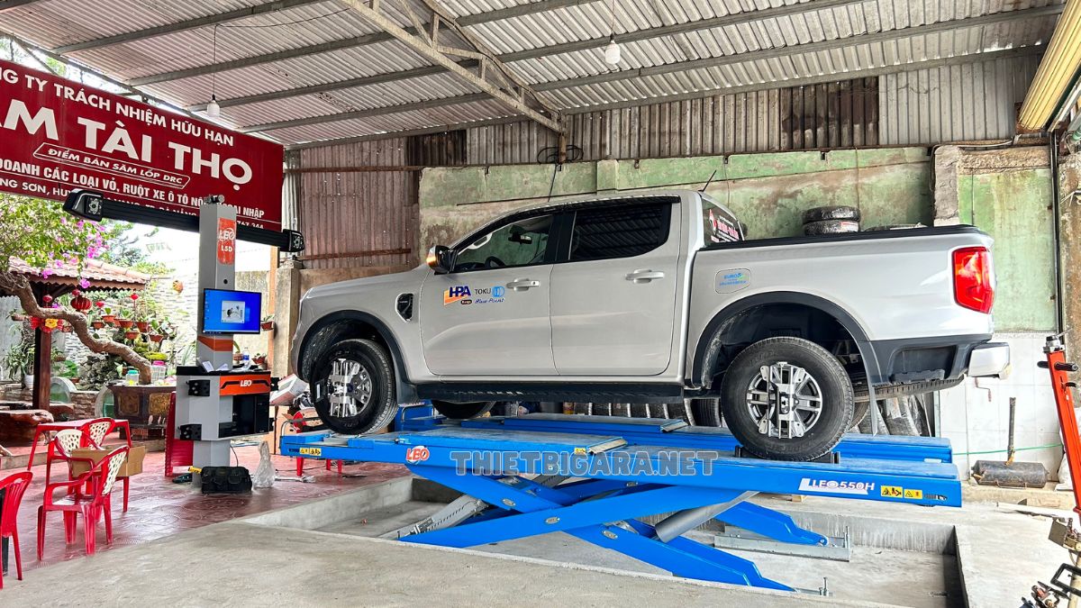 Cầu nâng cắt kéo kiểu xếp 2 tầng LEO L550H