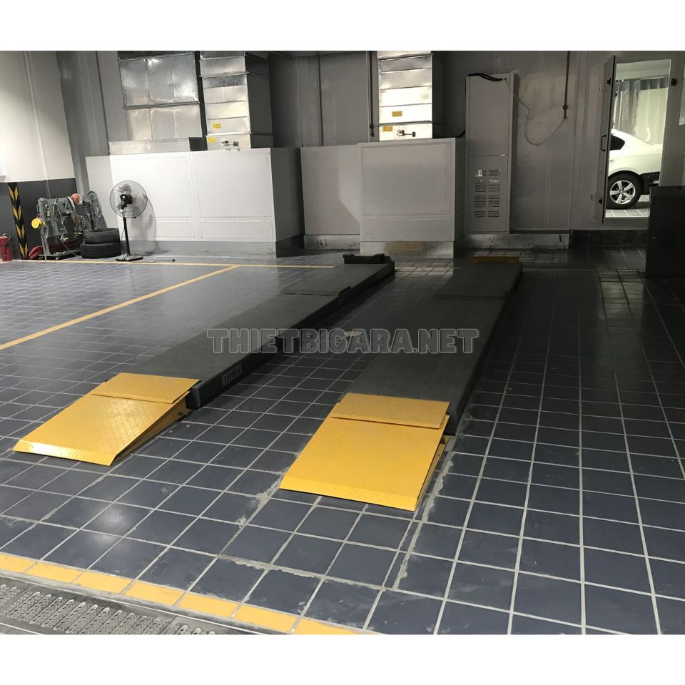 Cầu nâng cắt kéo 2 tầng 5,5 tấn tiêu chuẩn Italy (1) Cầu nâng cắt kéo 2 tầng 5,5 tấn tiêu chuẩn Italy